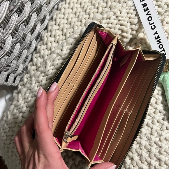 Wallet - Picture 2 of 4